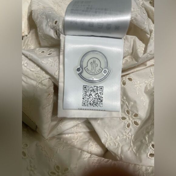 NWT Moncler Ladies Natural Asnen Broderie Anglaise Jacket with a little defect - Picture 11 of 15